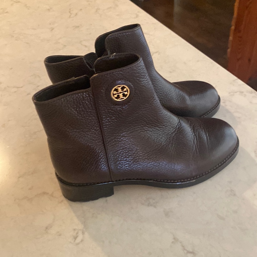 Tory Burch like new brown booties